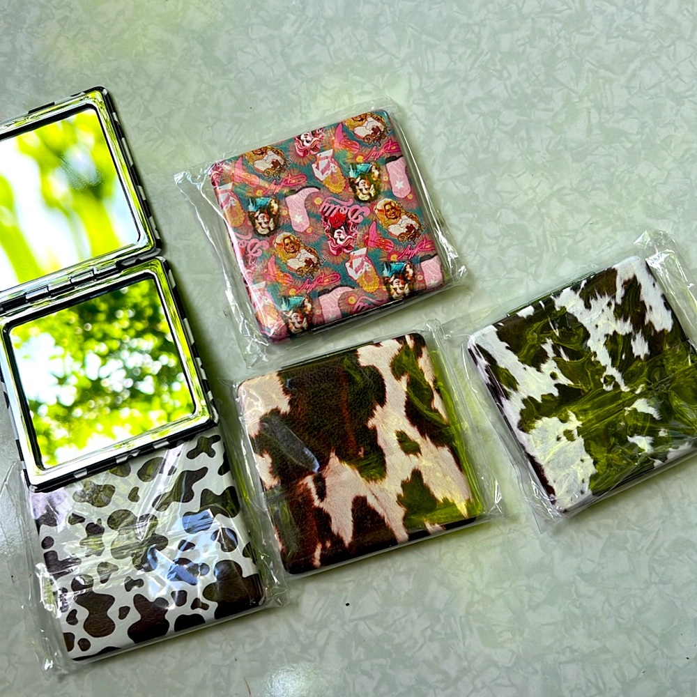 Compact mirror